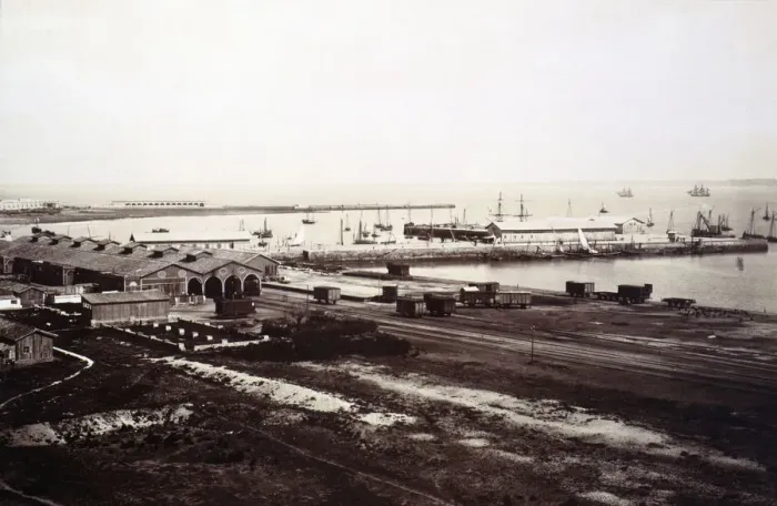 Framed Print : View of the harbor of Cadiz and the railway station in 1895 Framed Print : View of the harbor of Cadiz and the railway station in 1895