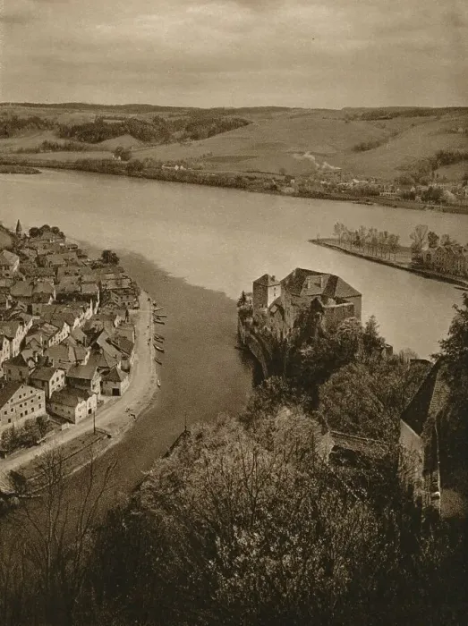 Framed Print : View from the Oberhaus to the Niederhaus and the junction of the Inn, Danube and Ilz, 1931. Artist: Kurt Hielscher Framed Print : View from the Oberhaus to the Niederhaus and the junction of the Inn, Danube and Ilz, 1931. Artist: Kurt Hielscher