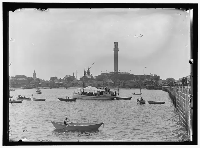 Framed Print : View of Provincetown, Massachusetts, between 1909 and 1923. Creator: Harris & Ewing. View of Provincetown, Massachusetts, between 1909 and 1923. Creator: Harris & Ewing Framed Print : View of Provincetown, Massachusetts, between 1909 and 1923. Creator: Harris & Ewing. View of Provincetown, Massachusetts, between 1909 and 1923. Creator: Harris & Ewing