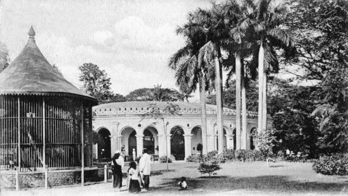 Framed Print : View in the Zoological Gardens, Calcutta, India, early 20th century Framed Print : View in the Zoological Gardens, Calcutta, India, early 20th century