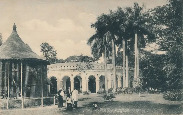 Framed Print : View in the Zoological Gardens, Calcutta, c1910. Creator: Unknown Framed Print : View in the Zoological Gardens, Calcutta, c1910. Creator: Unknown