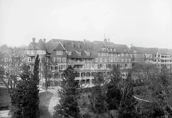 Framed Print : Views Of Augusta, Georgia; Country Club And Golf Links; Bon Air Hotel, 1913. Creator: Harris & Ewing. Views Of Augusta, Georgia; Country Club And Golf Links; Bon Air Hotel, 1913. Creator: Harris & Ewing Framed Print : Views Of Augusta, Georgia; Country Club And Golf Links; Bon Air Hotel, 1913. Creator: Harris & Ewing. Views Of Augusta, Georgia; Country Club And Golf Links; Bon Air Hotel, 1913. Creator: Harris & Ewing