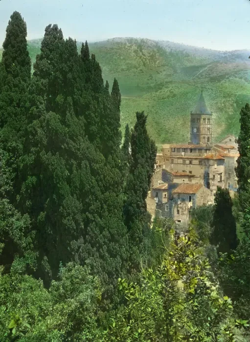 Framed Print : Villa d'Este, Tivoli, Lazio, Italy, 1925. Creator: Frances Benjamin Johnston Framed Print : Villa d'Este, Tivoli, Lazio, Italy, 1925. Creator: Frances Benjamin Johnston