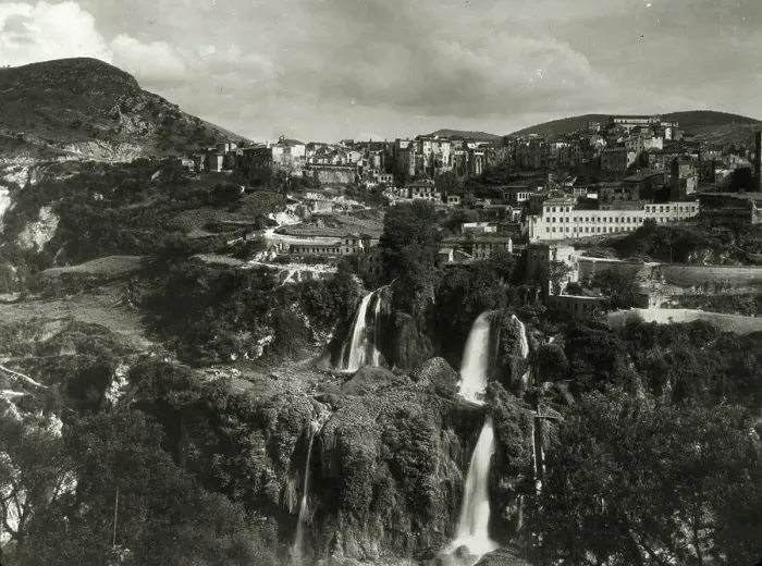 Framed Print : Villa d'Este, Tivoli, Lazio, Italy, c1925. Creator: Frances Benjamin Johnston Framed Print : Villa d'Este, Tivoli, Lazio, Italy, c1925. Creator: Frances Benjamin Johnston