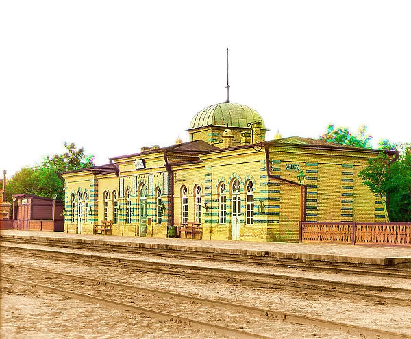 Village of Farab, Turkmenistan; Railroad station and tracks, between 1905 and 1915. Creator: Sergey Mikhaylovich Prokudin-Gorsky