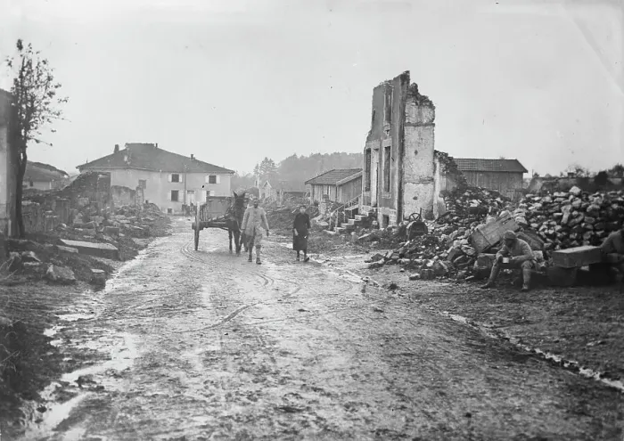 Framed Print : Village in the Somme, entrance to Albert, between c1915 and c1920. Creator: Bain News Service Framed Print : Village in the Somme, entrance to Albert, between c1915 and c1920. Creator: Bain News Service