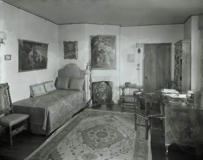 Framed Print : Virginia House, Richmond, Henrico County, Virginia, 1929-1930. Creator: Frances Benjamin Johnston Framed Print : Virginia House, Richmond, Henrico County, Virginia, 1929-1930. Creator: Frances Benjamin Johnston