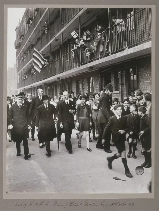Framed Print : Visit of the Prince of Wales to Shoreditch, London, 18th October 1927 Framed Print : Visit of the Prince of Wales to Shoreditch, London, 18th October 1927