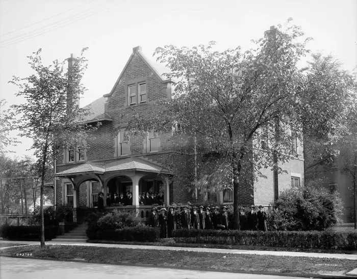 Framed Print : Visiting nurses building, Detroit, Mich. between 1905 and 1915. Creator: Unknown Framed Print : Visiting nurses building, Detroit, Mich. between 1905 and 1915. Creator: Unknown