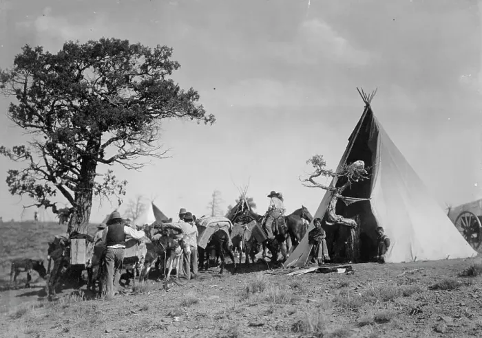 Framed Print : Visitors at Jicarilla, c1905. Creator: Edward Sheriff Curtis Framed Print : Visitors at Jicarilla, c1905. Creator: Edward Sheriff Curtis