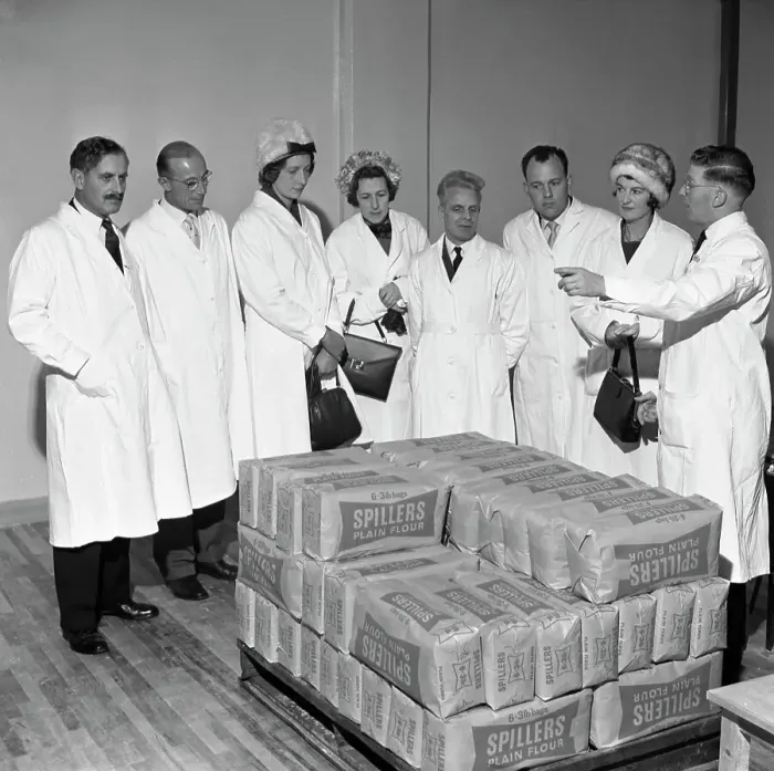 Framed Print : Visitors at the Spillers Foods mill, Gainsborough, Lincolnshire, 1962 Framed Print : Visitors at the Spillers Foods mill, Gainsborough, Lincolnshire, 1962