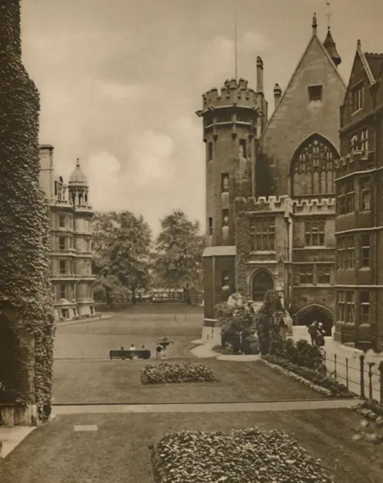 Framed Print : Vista of Middle Temple Gardens from Fountain Court, c1935. Creator: Unknown Framed Print : Vista of Middle Temple Gardens from Fountain Court, c1935. Creator: Unknown