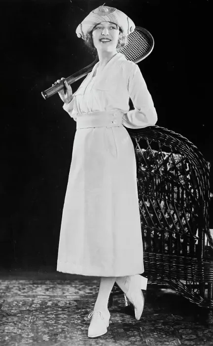 Framed Print : Vivian Vernon, between c1915 and c1920. Creator: Bain News Service Framed Print : Vivian Vernon, between c1915 and c1920. Creator: Bain News Service