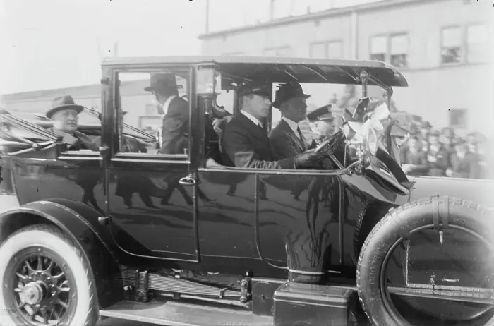 Framed Print : Viviani arrives, between c1915 and c1920. Creator: Bain News Service Framed Print : Viviani arrives, between c1915 and c1920. Creator: Bain News Service