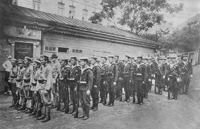 Framed Print : Vladivostock [i.e. Vladisvostok], Allied troops, Nov 1918. Creator: Bain News Service