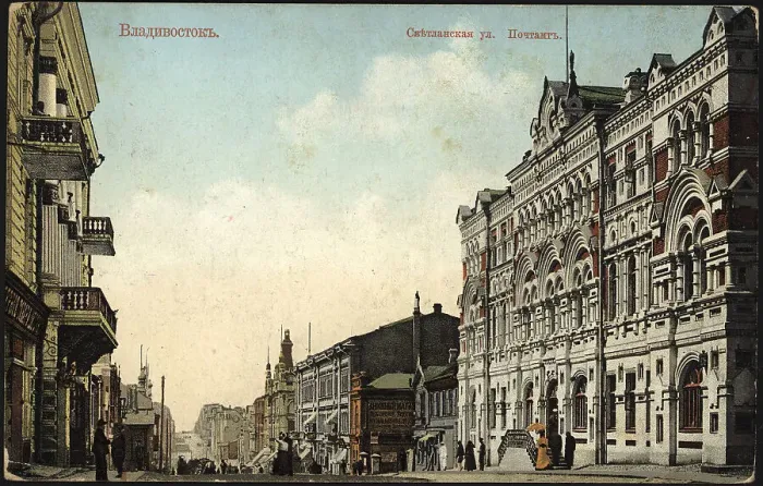 Framed Print : Vladivostok. Svetlanskaya street. Post office, 1904-1917. Creator: Unknown