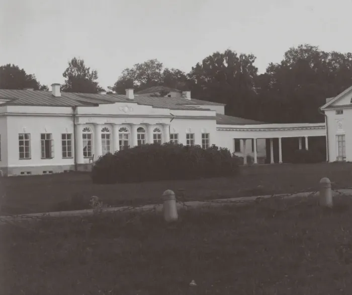 Framed Print : The Vlakhernskoye-Kuzminki estate of Prince Sergey Mikhaylovich Golitsyn, 1890s Framed Print : The Vlakhernskoye-Kuzminki estate of Prince Sergey Mikhaylovich Golitsyn, 1890s
