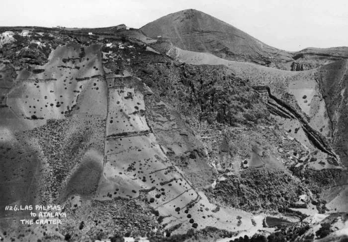 Framed Print : Volcanic crater between Las Palmas and Atalaya, Gran Canaria, Canary Islands, Spain, 20th century Framed Print : Volcanic crater between Las Palmas and Atalaya, Gran Canaria, Canary Islands, Spain, 20th century