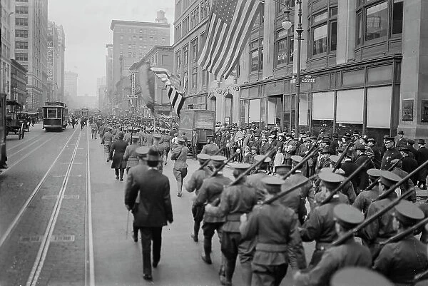 Volunteers, New York, 1917 and 1918. Creator: Bain News Service