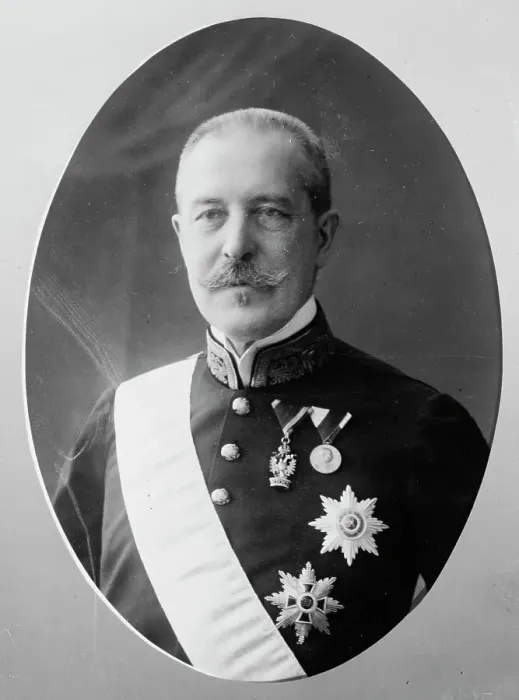 Framed Print : von Aehrenthal, cameo portrait, in uniform, 1910. Creator: Bain News Service Framed Print : von Aehrenthal, cameo portrait, in uniform, 1910. Creator: Bain News Service
