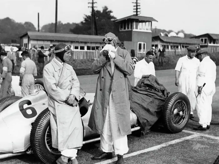 Framed Print : Von Brauchitsch with a 3 litre Mercedes Benz at the Donington Grand Prix, 1938 Framed Print : Von Brauchitsch with a 3 litre Mercedes Benz at the Donington Grand Prix, 1938