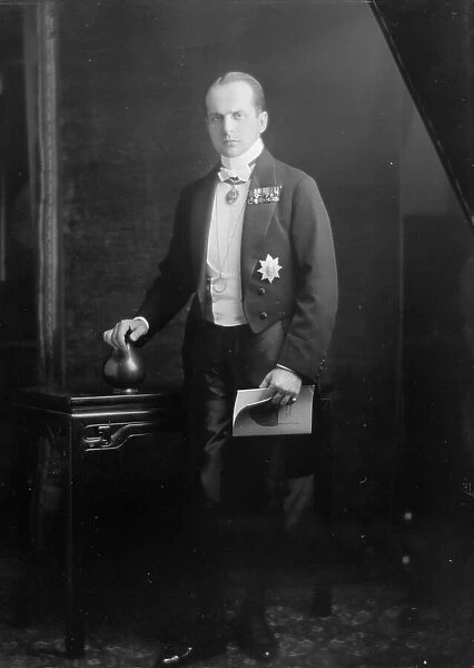 Von Holm, Fritz, Dr. portrait photograph, between 1913 and 1923. Creator: Arnold Genthe