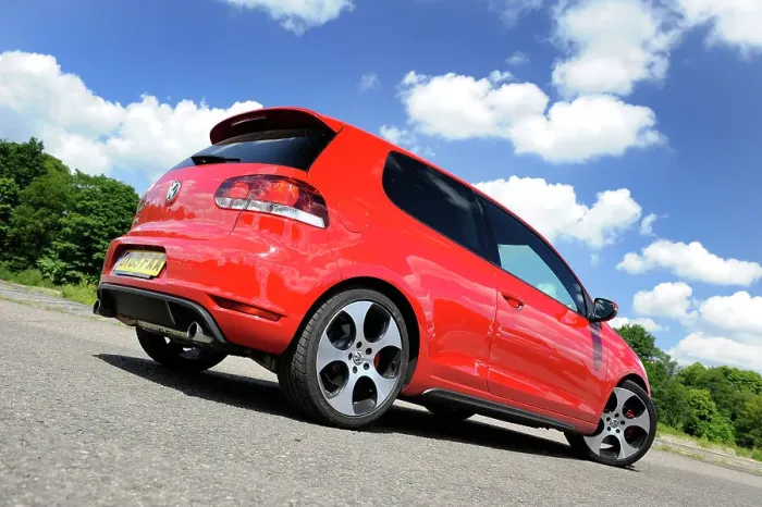 Framed Print : VW Golf GTI mk 6 2008. Artist: Simon Clay Framed Print : VW Golf GTI mk 6 2008. Artist: Simon Clay