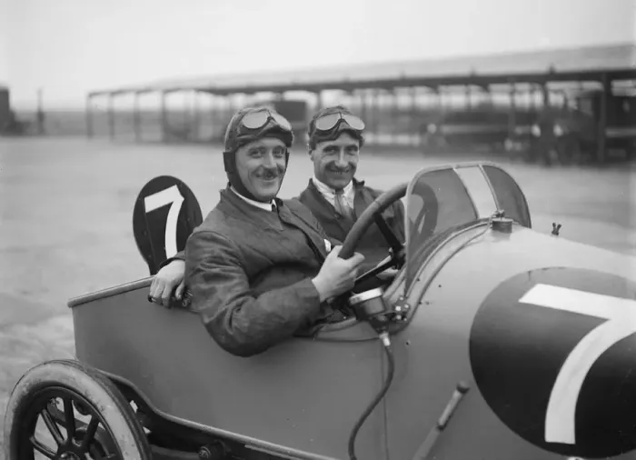 Framed Print : W Bickell in his Singer at the JCC 200 Mile Race, Brooklands, Surrey, 1921. Artist: Bill Brunell