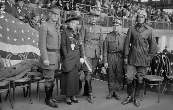 Framed Print : W. Camp, Mrs. C. Van Rensselaer, Col. F.M. Davis, Lt. R. Breeze, Sgt. Coombs, 1918. Creator: Bain News Service Framed Print : W. Camp, Mrs. C. Van Rensselaer, Col. F.M. Davis, Lt. R. Breeze, Sgt. Coombs, 1918. Creator: Bain News Service