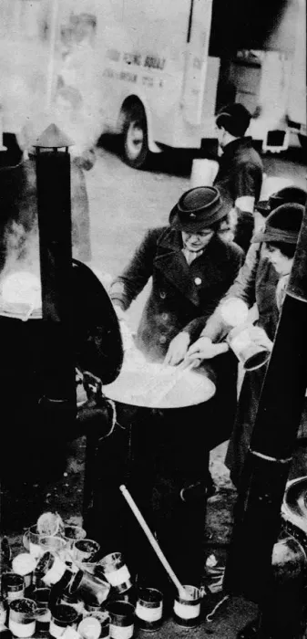 Framed Print : The W. V. S. Did Many Jobs. Here is a W. V. S. woman managing a field kitchen, c1941 (1942) Framed Print : The W. V. S. Did Many Jobs. Here is a W. V. S. woman managing a field kitchen, c1941 (1942)