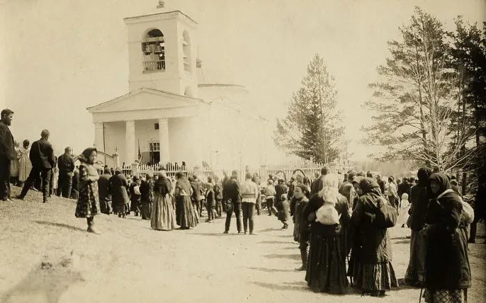 Framed Print : Waiting for the religious procession on Easter week (Bright Week) at the Znamensky... 1913-14. Creator: S. Ia. Mamontov Framed Print : Waiting for the religious procession on Easter week (Bright Week) at the Znamensky... 1913-14. Creator: S. Ia. Mamontov