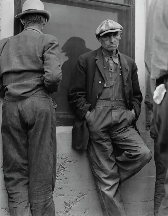 Framed Print : Waiting for the semimonthly relief checks at Calipatria, Imperial Valley, California, 1937. Creator: Dorothea Lange Framed Print : Waiting for the semimonthly relief checks at Calipatria, Imperial Valley, California, 1937. Creator: Dorothea Lange