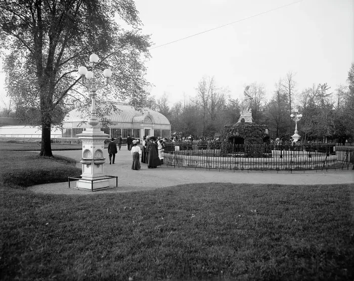 Framed Print : Walbridge Park, Toledo, c.between 1900 and 1910. Creator: Unknown Framed Print : Walbridge Park, Toledo, c.between 1900 and 1910. Creator: Unknown