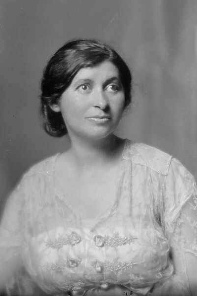 Walling, Anna Strunsky, portrait photograph, 1914 May 27. Creator: Arnold Genthe