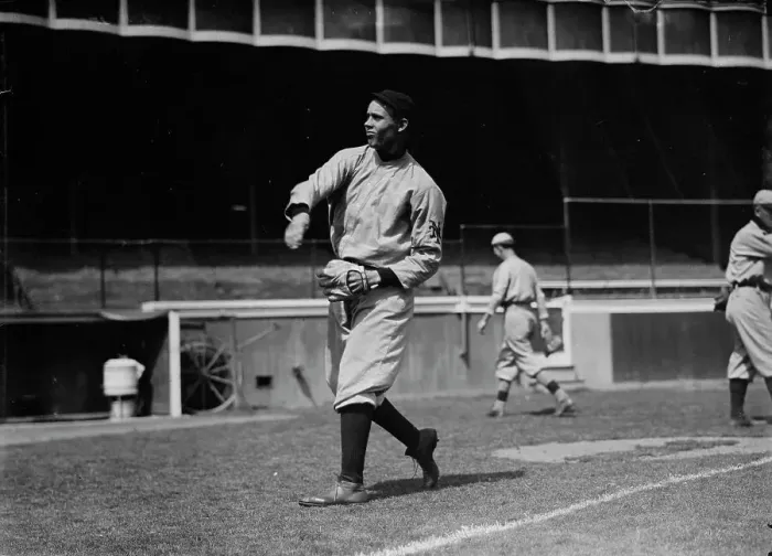 Framed Print : Walt Dickson, New York NL, wearing 1909 road uniform (baseball), 1910. Creator: Bain News Service Framed Print : Walt Dickson, New York NL, wearing 1909 road uniform (baseball), 1910. Creator: Bain News Service