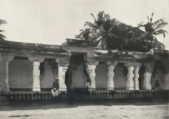 Framed Print : Wandelhalle eines Hindutempels, Ceylon, 1926 Framed Print : Wandelhalle eines Hindutempels, Ceylon, 1926