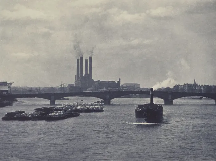 Framed Print : Wandsworth Bridge, Chelsea. From the album: Photograph album - London, 1920s. Creator: Harry Moult Framed Print : Wandsworth Bridge, Chelsea. From the album: Photograph album - London, 1920s. Creator: Harry Moult