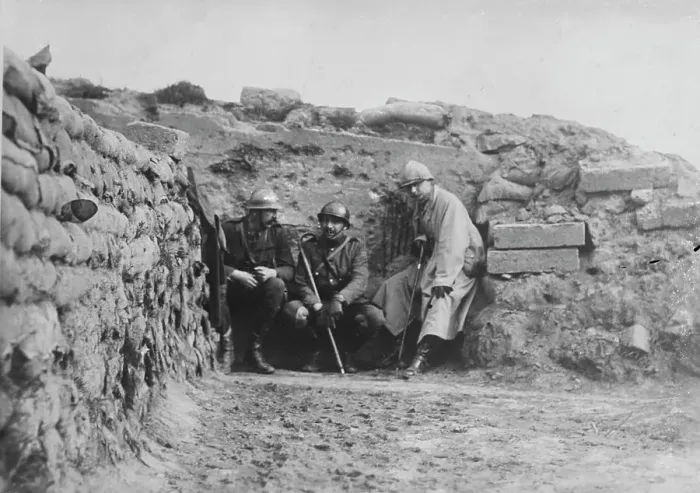 Framed Print : War Correspondents, Langewaede, 22 Sept 1918. Creator: Bain News Service Framed Print : War Correspondents, Langewaede, 22 Sept 1918. Creator: Bain News Service