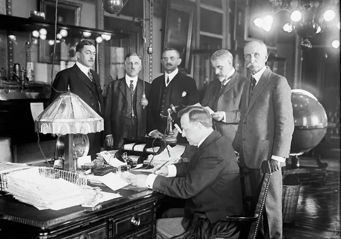 Framed Print : War Council, 1917. Creator: Harris & Ewing. War Council, 1917. Creator: Harris & Ewing Framed Print : War Council, 1917. Creator: Harris & Ewing. War Council, 1917. Creator: Harris & Ewing