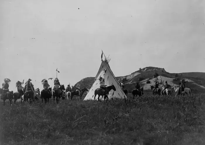 Framed Print : War preparation, c1907. Creator: Edward Sheriff Curtis Framed Print : War preparation, c1907. Creator: Edward Sheriff Curtis
