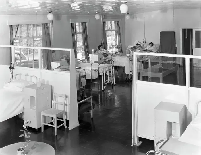 Framed Print : Ward One at the Montague Hospital in Mexborough, South Yorkshire, 1959 Framed Print : Ward One at the Montague Hospital in Mexborough, South Yorkshire, 1959