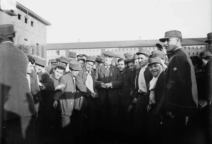 Framed Print : Warden Osborne & prisoners, between c1910 and c1915. Creator: Bain News Service Framed Print : Warden Osborne & prisoners, between c1910 and c1915. Creator: Bain News Service