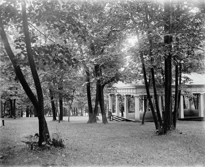 Framed Print : Waseca, Minn. Chautauqua grounds, Maplewood, between 1880 and 1899. Creator: Unknown Framed Print : Waseca, Minn. Chautauqua grounds, Maplewood, between 1880 and 1899. Creator: Unknown