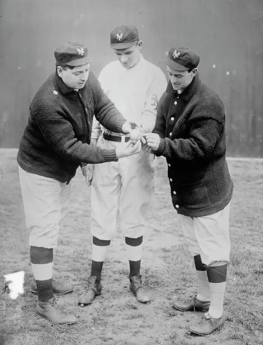 Framed Print : Washburn with Rube Marquard & Mike Donlin, New York, NL (baseball), 1911. Creator: Bain News Service Framed Print : Washburn with Rube Marquard & Mike Donlin, New York, NL (baseball), 1911. Creator: Bain News Service