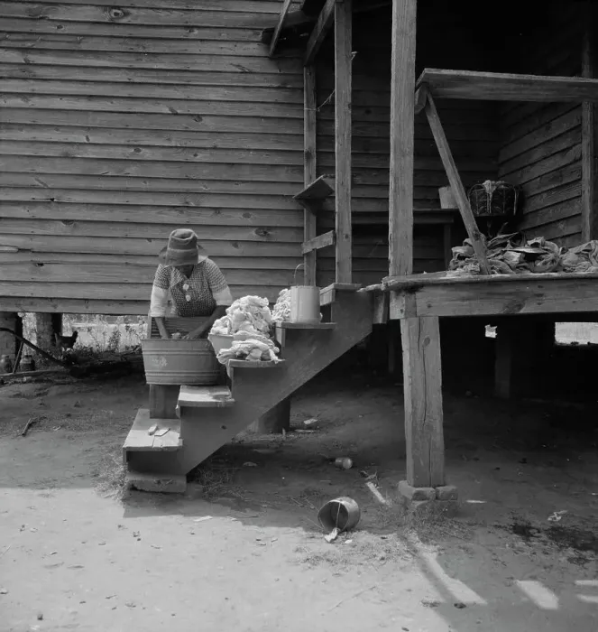 Framed Print : Washing facilities on a Greene County, Georgia, tenant farm, 1937. Creator: Dorothea Lange