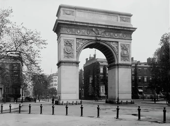 Framed Print : Washington Arch, Washington Square, New York, N.Y. c1901. Creator: Unknown Framed Print : Washington Arch, Washington Square, New York, N.Y. c1901. Creator: Unknown