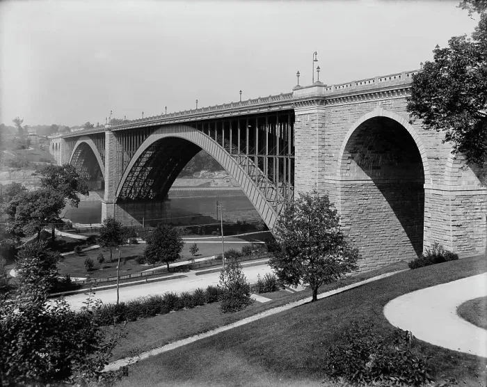 Framed Print : Washington Bridge from east end, New York, c1901. Creator: Unknown Framed Print : Washington Bridge from east end, New York, c1901. Creator: Unknown