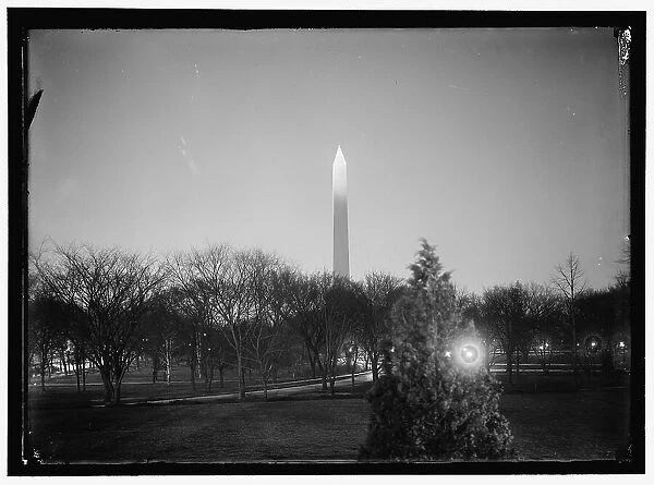 Washington Monument, between 1910 and 1917. Creator: Harris & Ewing. Washington Monument, between 1910 and 1917. Creator: Harris & Ewing