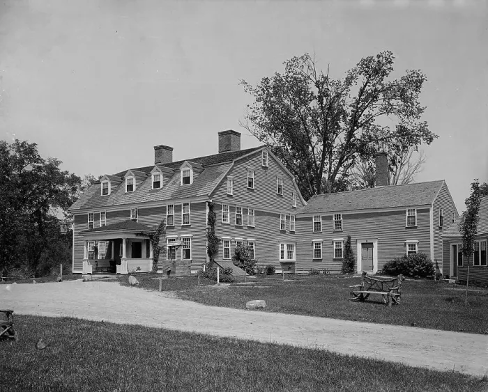 Framed Print : Wayside Inn, Sudbury, Mass. between 1890 and 1905. Creator: Unknown Framed Print : Wayside Inn, Sudbury, Mass. between 1890 and 1905. Creator: Unknown