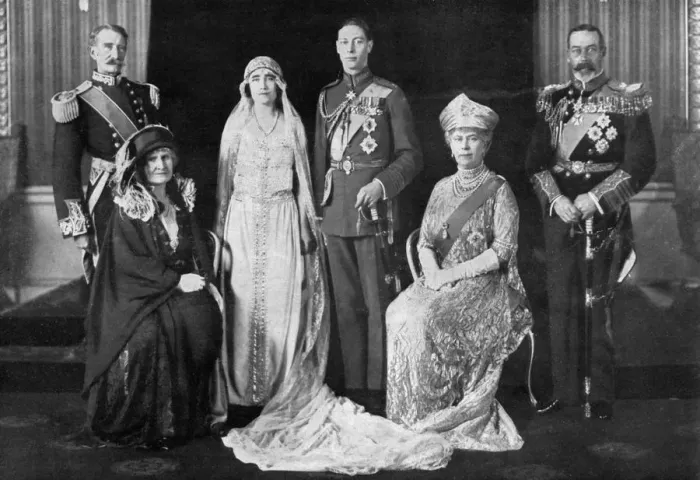 Framed Print : The wedding of the Duke of York and Lady Elizabeth Bowes-Lyon, 1923 Framed Print : The wedding of the Duke of York and Lady Elizabeth Bowes-Lyon, 1923
